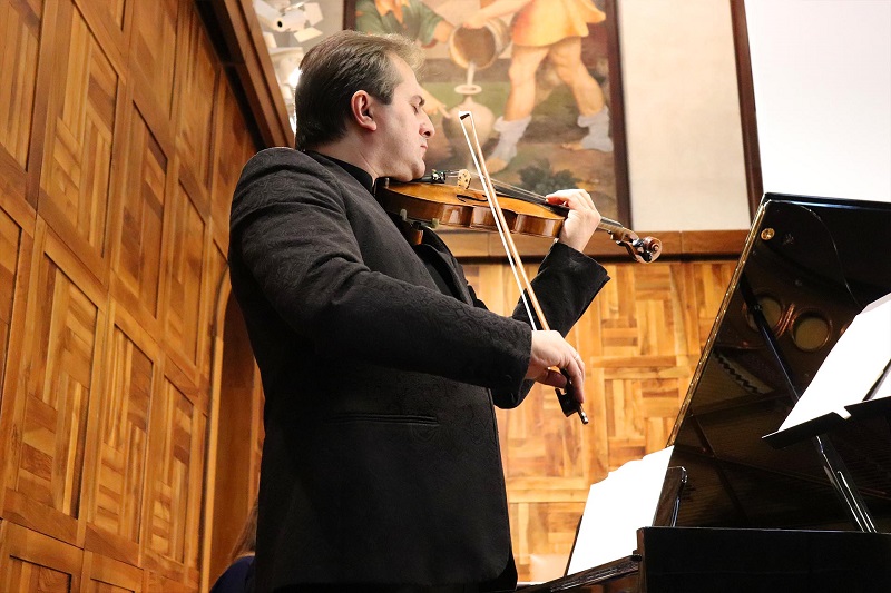 ISIRC2021 - Matteo Fedeli plays a rare Guarnieri violin